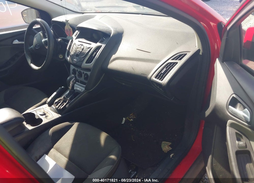 2014 FORD FOCUS SE VIN: 1FADP3F24EL388675