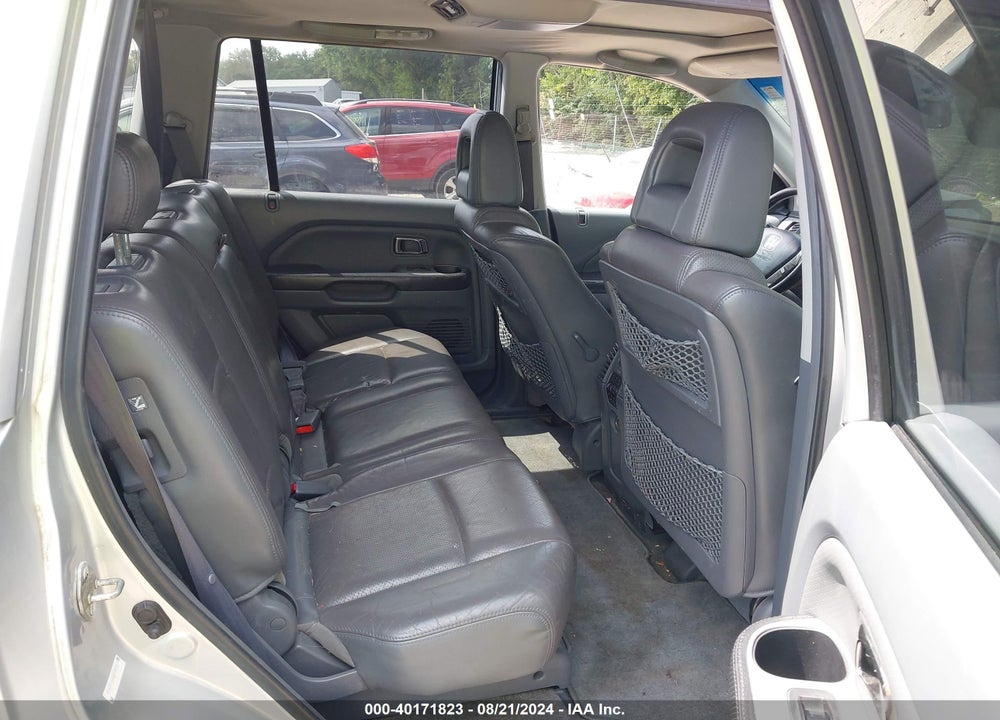 2005 HONDA PILOT EX-L VIN: 5FNYF18695B008252