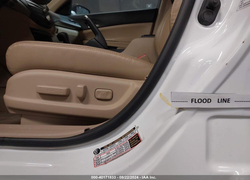 2011 HONDA ACCORD 2.4 SE VIN: 1HGCP2F61BA124163