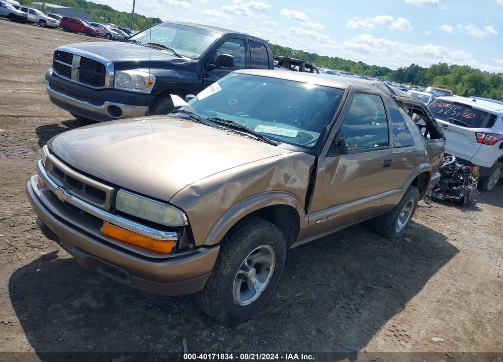 2001 CHEVROLET BLAZER LS VIN: 1GNCS18W81K225771