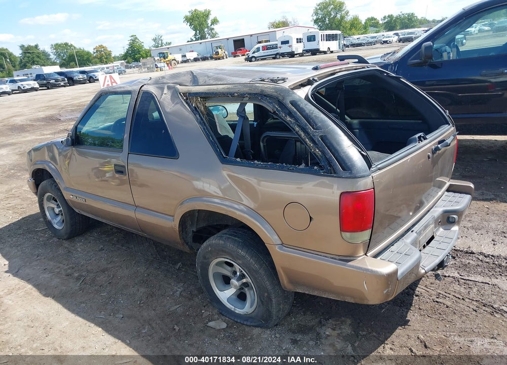 2001 CHEVROLET BLAZER LS VIN: 1GNCS18W81K225771