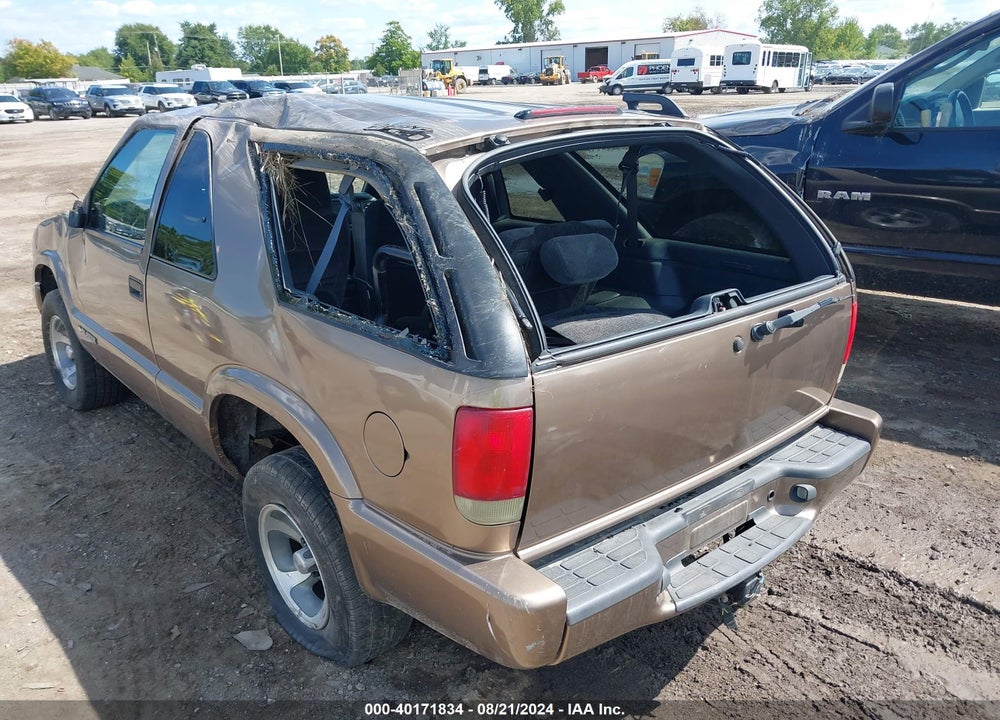 2001 CHEVROLET BLAZER LS VIN: 1GNCS18W81K225771