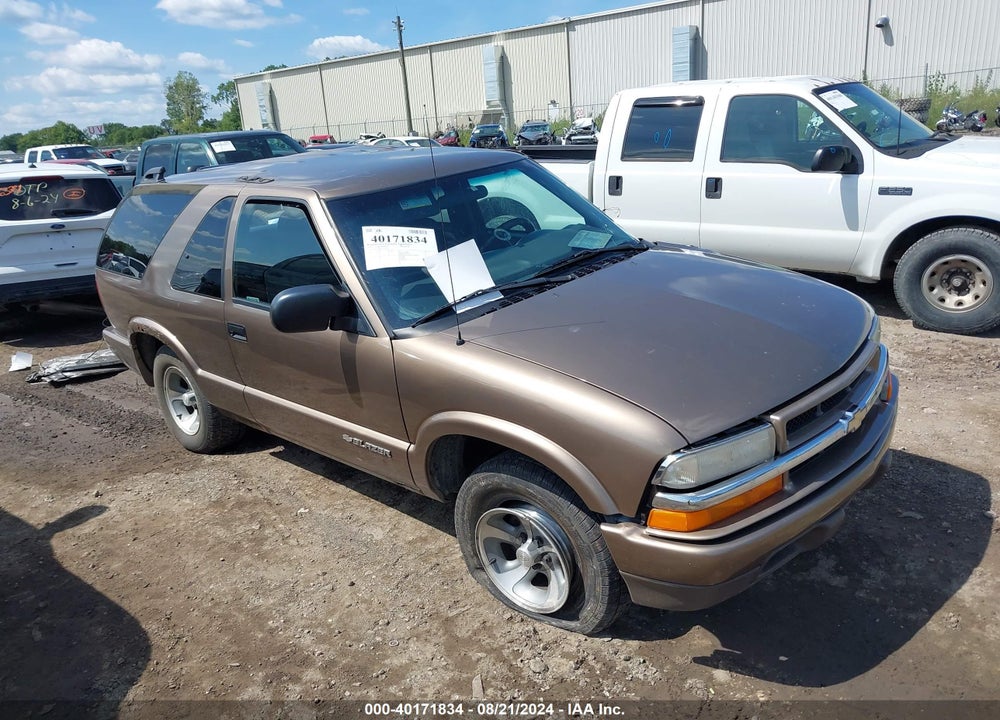 2001 CHEVROLET BLAZER LS VIN: 1GNCS18W81K225771