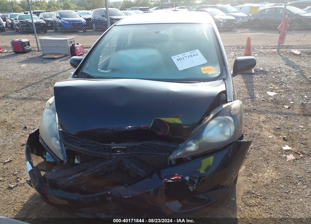 2013 HONDA FIT SPORT VIN: JHMGE8H52DC019277