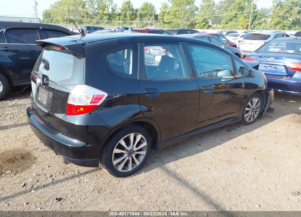 2013 HONDA FIT SPORT VIN: JHMGE8H52DC019277