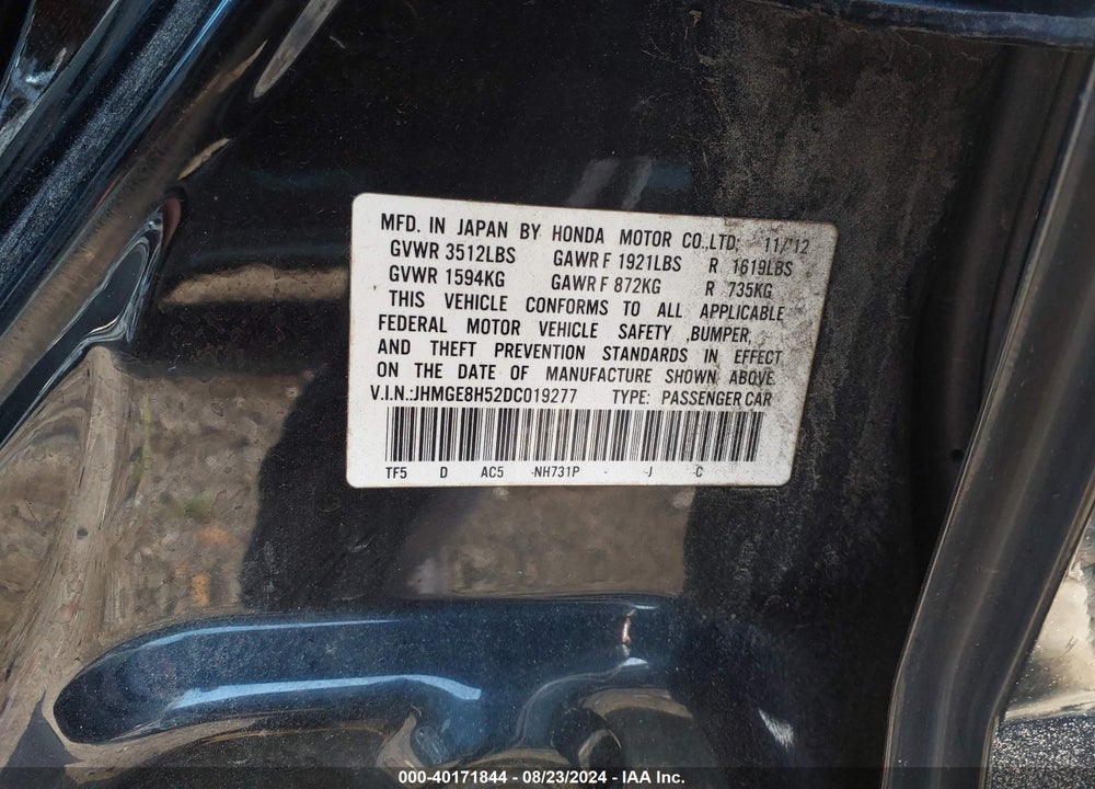 2013 HONDA FIT SPORT VIN: JHMGE8H52DC019277