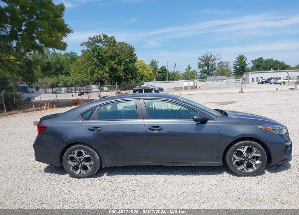 2021 KIA FORTE LXS VIN: 3KPF24AD8ME388685