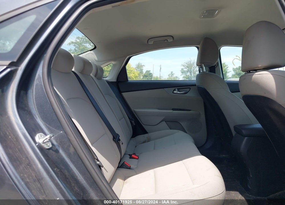2021 KIA FORTE LXS VIN: 3KPF24AD8ME388685