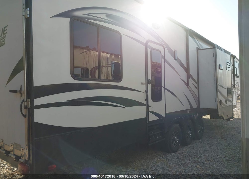 2016 HEARTLAND TORQUE M-396 VIN: 5SFCG433XFE298734