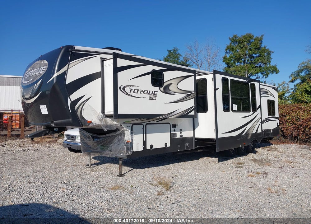 2016 HEARTLAND TORQUE M-396 VIN: 5SFCG433XFE298734