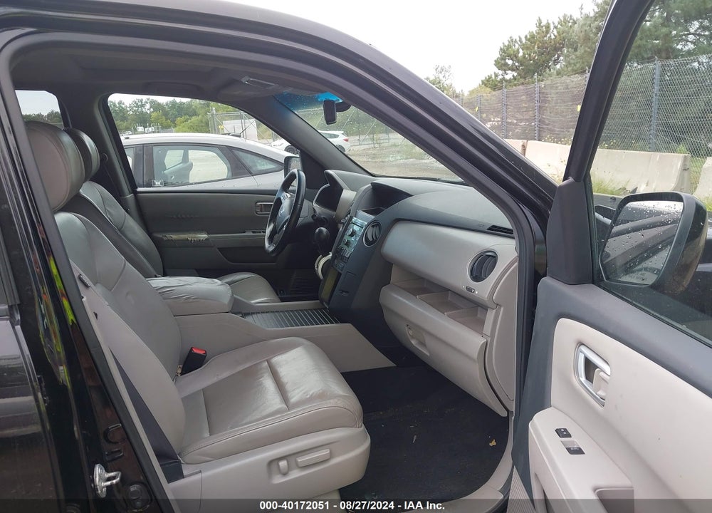 2011 HONDA PILOT EX-L VIN: 5FNYF3H57BB017496