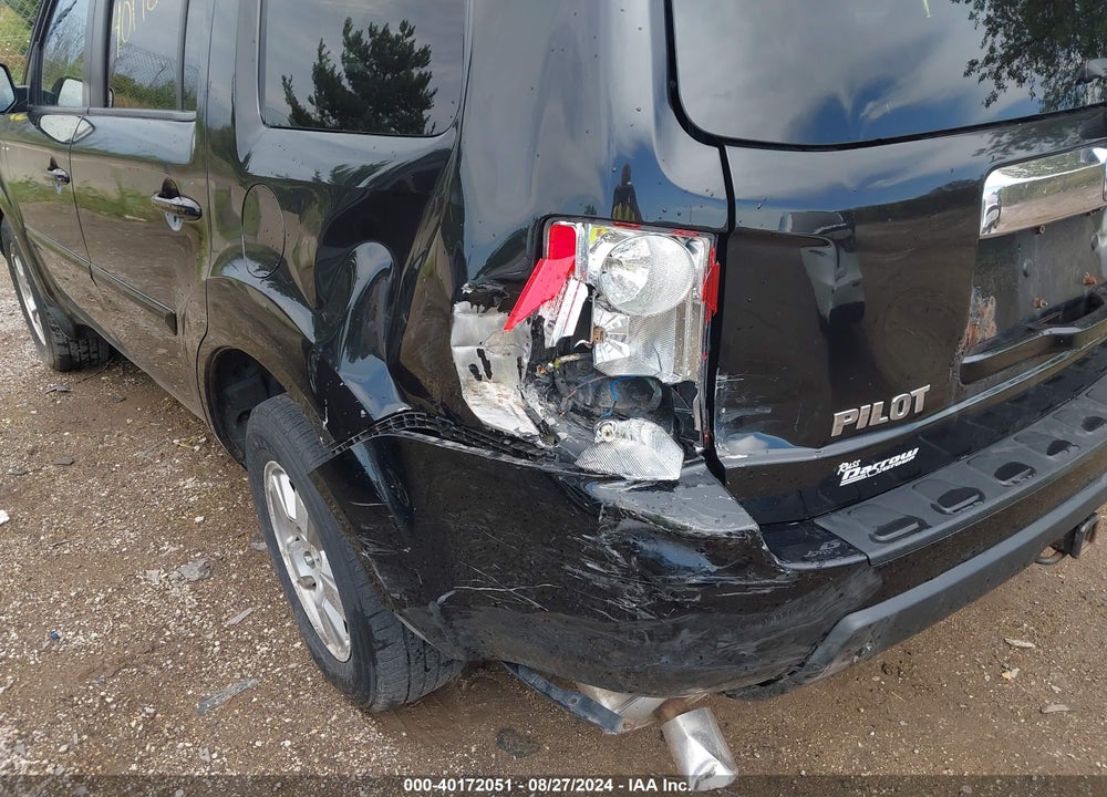 2011 HONDA PILOT EX-L VIN: 5FNYF3H57BB017496