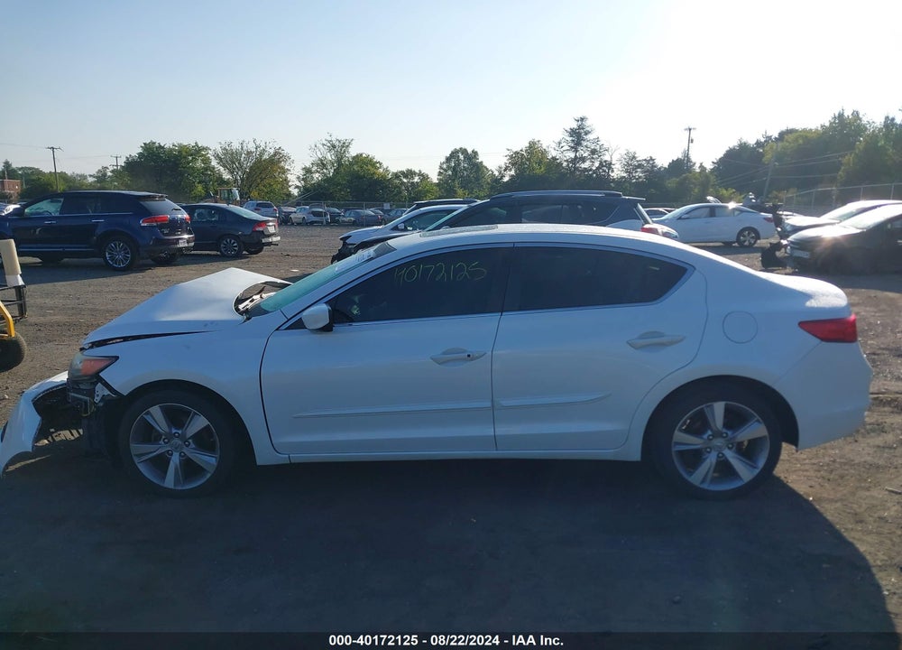 2013 ACURA ILX 2.0L VIN: 19VDE1F70DE013902