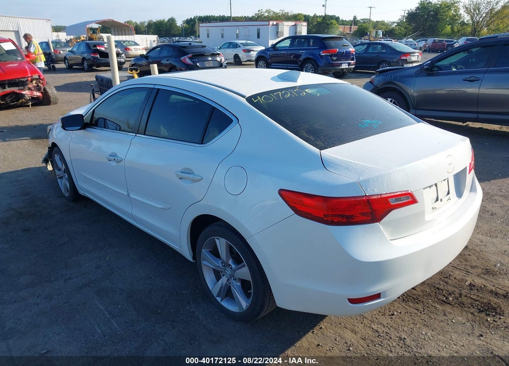 2013 ACURA ILX 2.0L VIN: 19VDE1F70DE013902