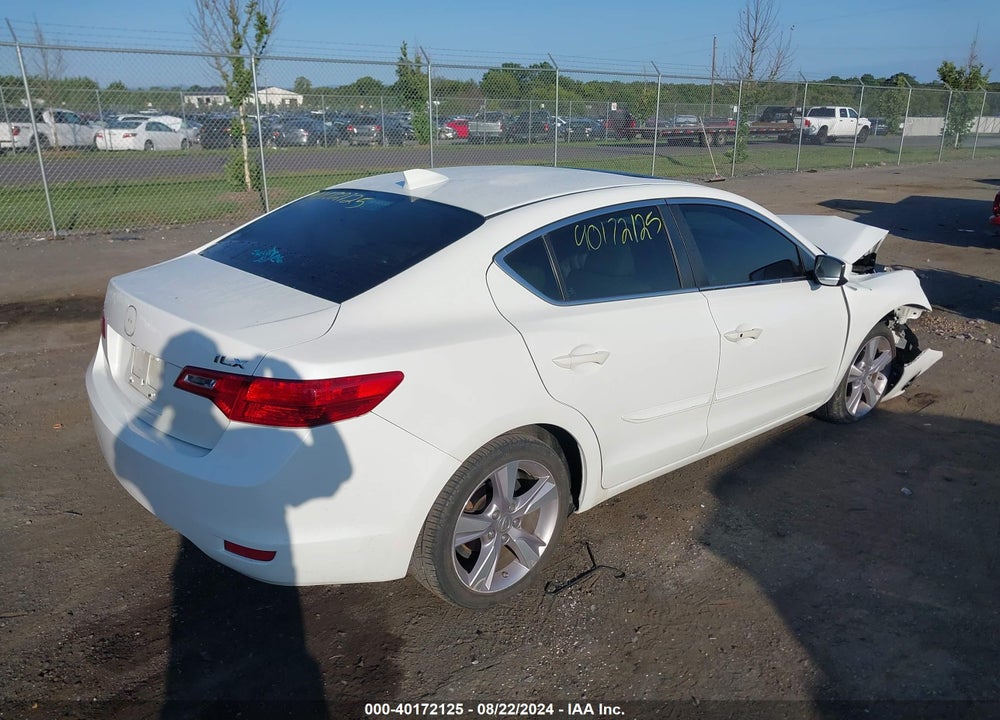 2013 ACURA ILX 2.0L VIN: 19VDE1F70DE013902