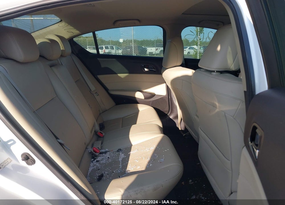 2013 ACURA ILX 2.0L VIN: 19VDE1F70DE013902