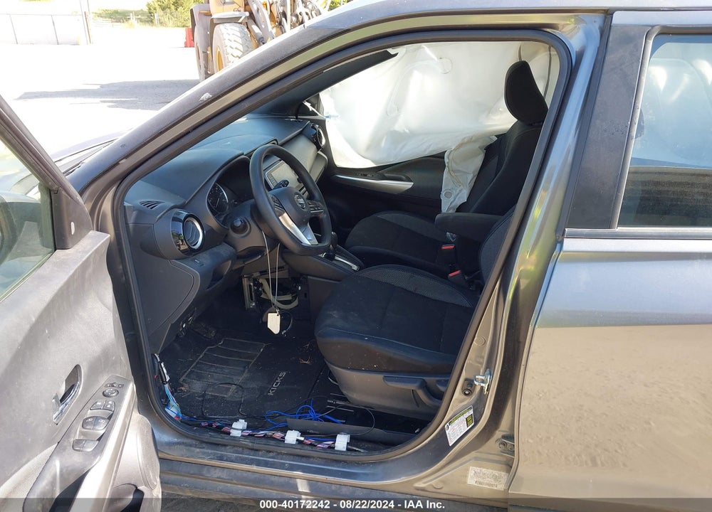 2018 NISSAN KICKS SV VIN: 3N1CP5CUXJL538569