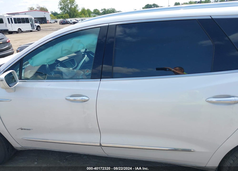 2018 BUICK ENCLAVE AVENIR VIN: 5GAEVCKW8JJ148386