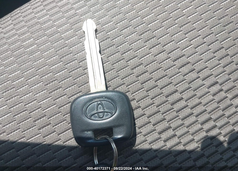 2004 TOYOTA RAV4 VIN: JTEHD20V640017921