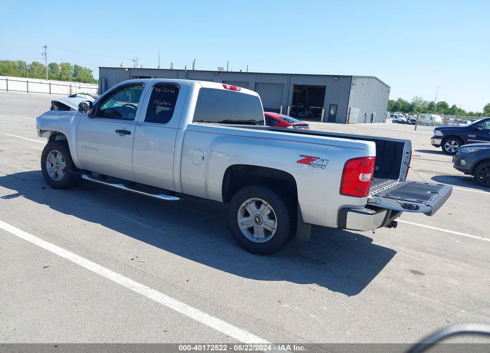 2011 CHEVROLET SILVERADO 1500 LT VIN: 1GCRKSE3XBZ307903