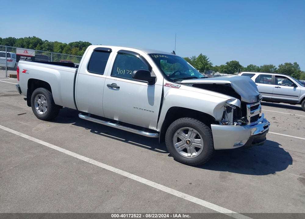 2011 CHEVROLET SILVERADO 1500 LT VIN: 1GCRKSE3XBZ307903