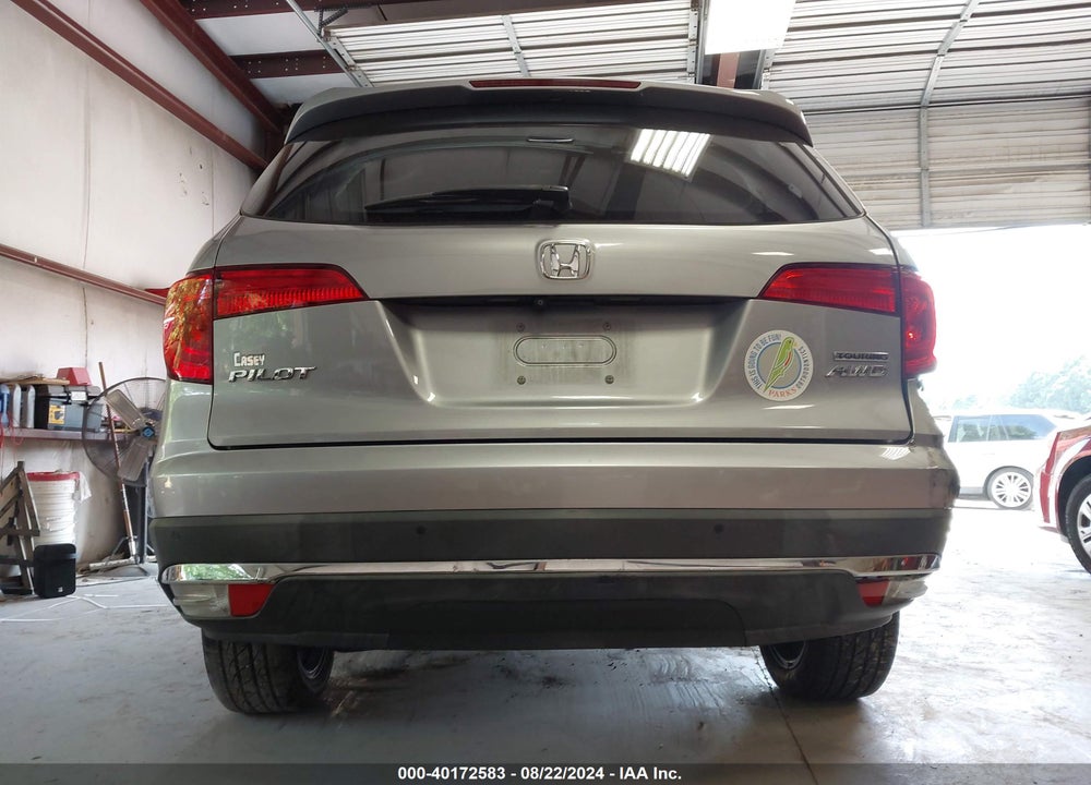 2018 HONDA PILOT TOURING VIN: 5FNYF6H96JB045986