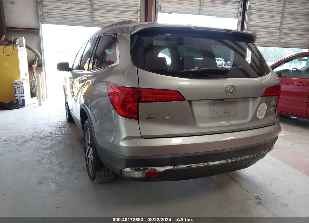 2018 HONDA PILOT TOURING VIN: 5FNYF6H96JB045986