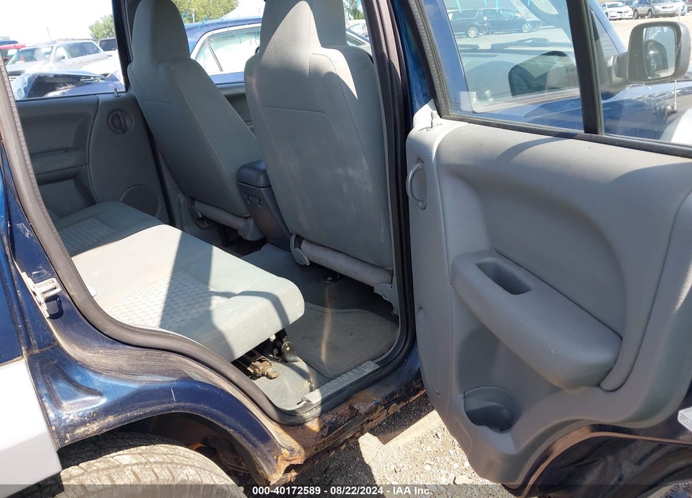 2005 JEEP LIBERTY SPORT VIN: 1J4GL48KX5W555877