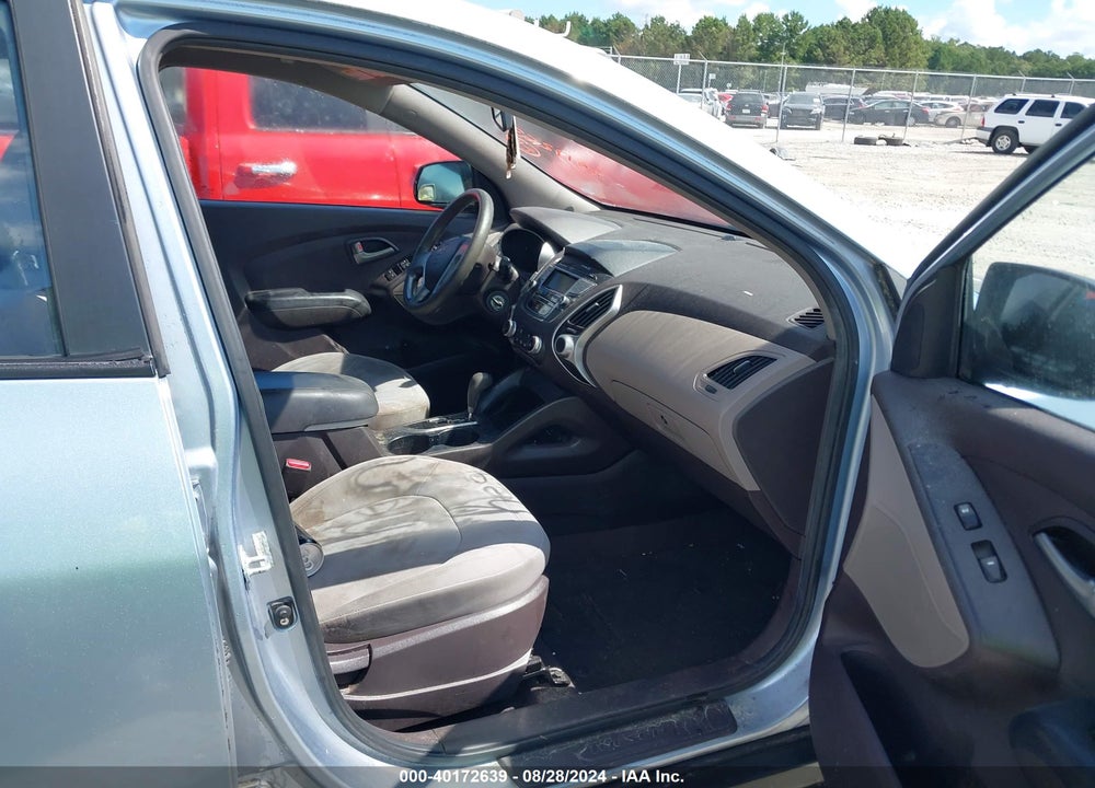2010 HYUNDAI TUCSON GLS VIN: KM8JT3AC8AU078537