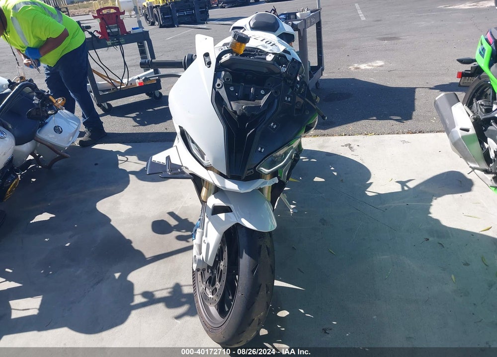 2024 BMW S 1000 RR VIN: WB10E6300R6J07752