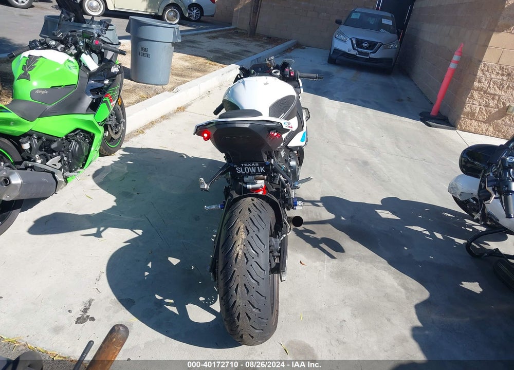 2024 BMW S 1000 RR VIN: WB10E6300R6J07752