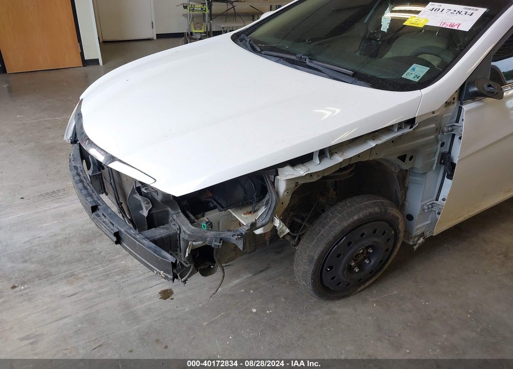 2013 HYUNDAI SONATA GLS VIN: 5NPEB4AC1DH581176