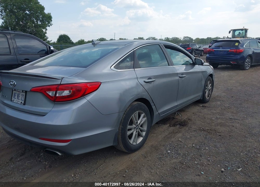 2015 HYUNDAI SONATA SE VIN: 5NPE24AF7FH175691