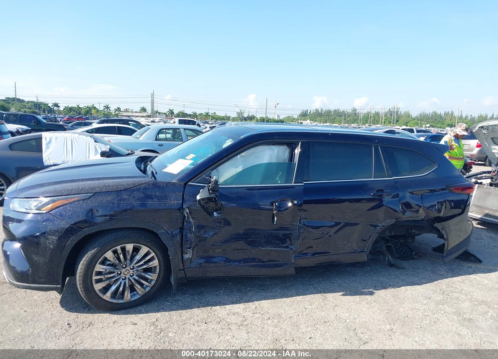 2024 TOYOTA HIGHLANDER PLATINUM VIN: 5TDKDRAH8RS540969