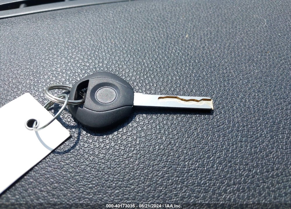 2006 MINI COOPER S VIN: WMWRE33546TN28386