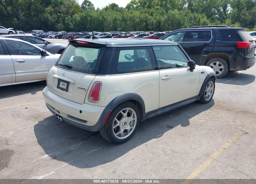 2006 MINI COOPER S VIN: WMWRE33546TN28386