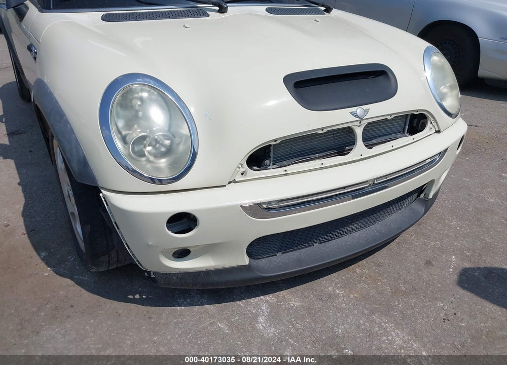 2006 MINI COOPER S VIN: WMWRE33546TN28386