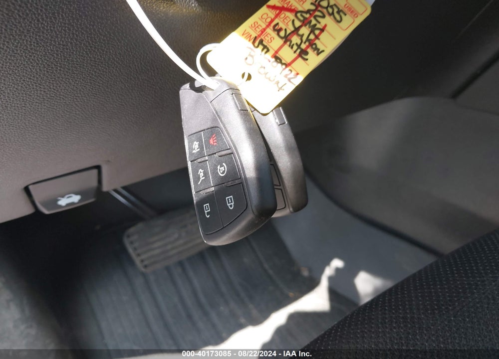 2022 GMC YUKON XL 4WD SLT VIN: 1GKS2GKD2NR291104
