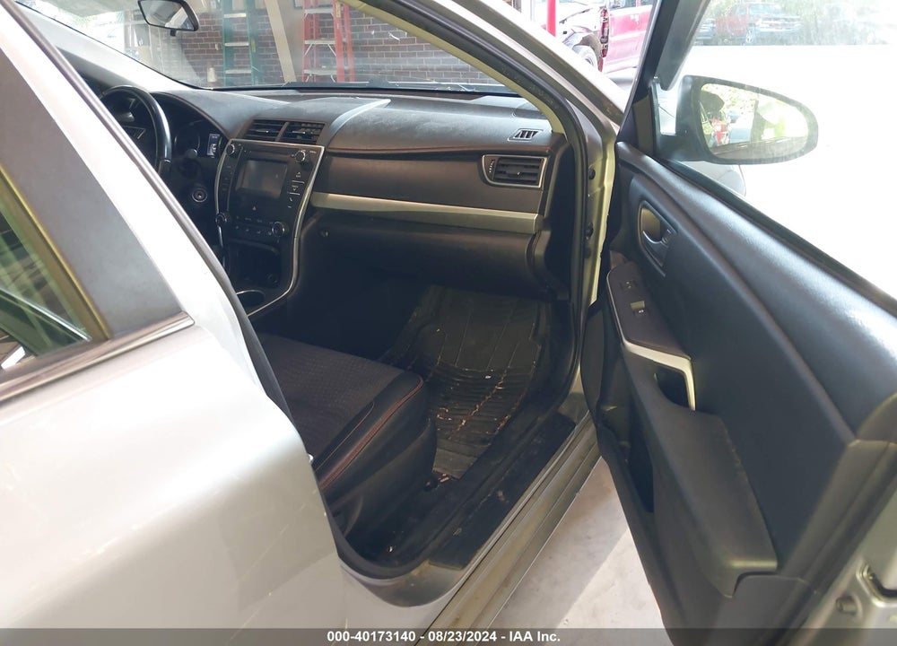 2015 TOYOTA CAMRY SE VIN: 4T1BF1FK1FU482190