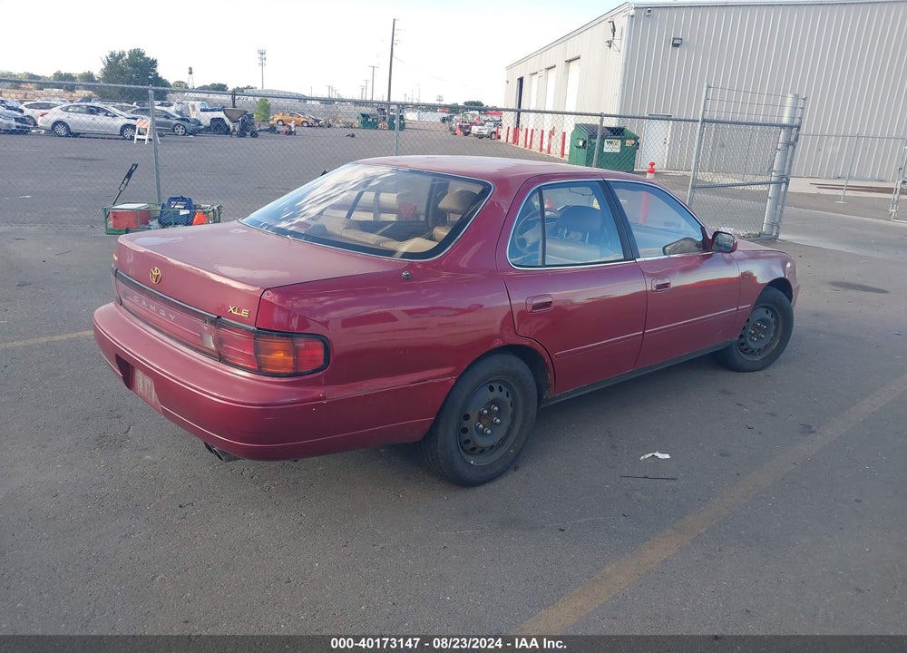 1994 TOYOTA CAMRY XLE VIN: JT2GK13E3R0064206