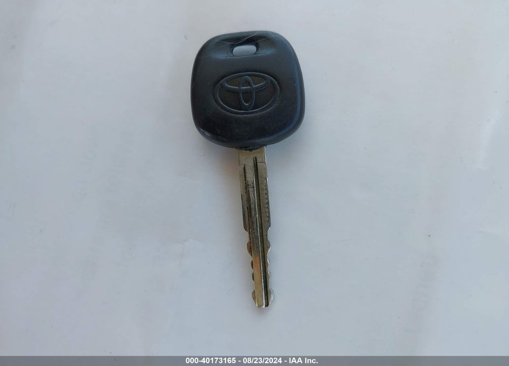 2005 TOYOTA CAMRY SE V6 VIN: JTDBA30K750025364