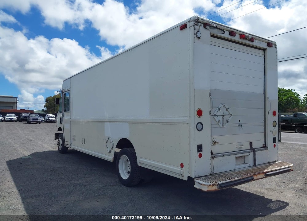 2001 FREIGHTLINER CHASSIS M LINE WALK-IN VAN VIN: 4UZAARBW51CH52539