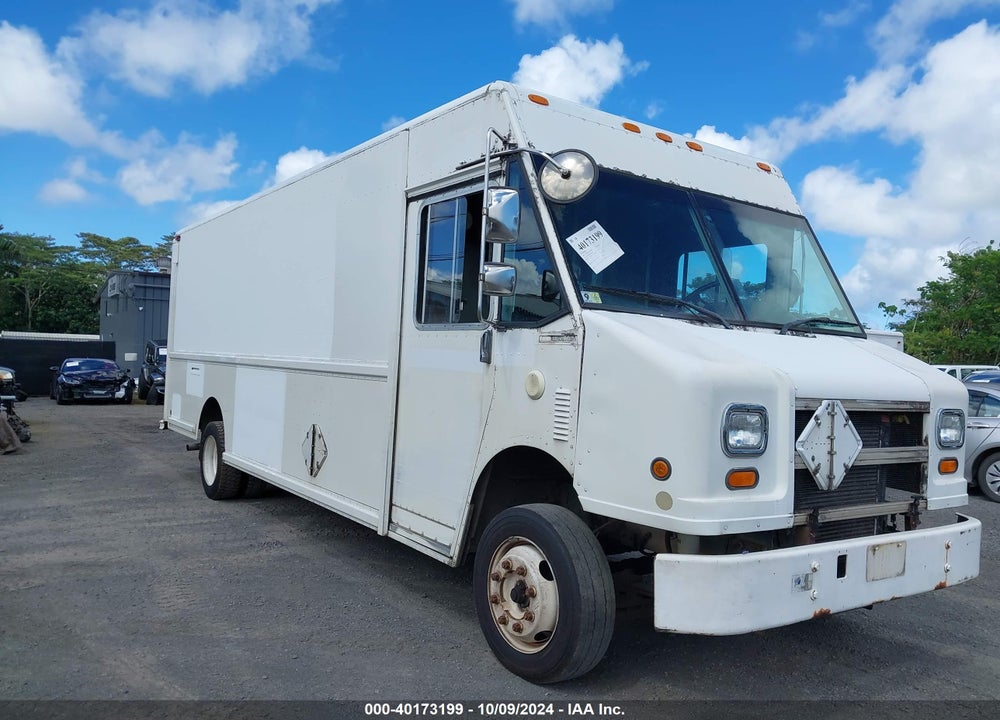 2001 FREIGHTLINER CHASSIS M LINE WALK-IN VAN VIN: 4UZAARBW51CH52539