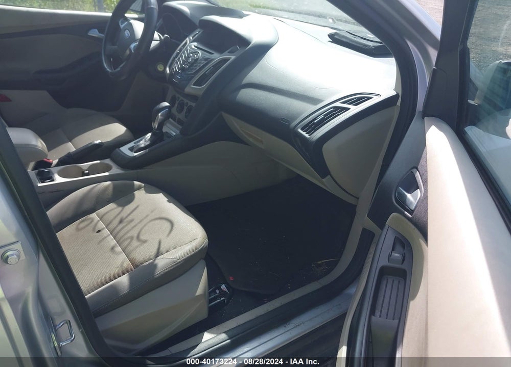 2014 FORD FOCUS SE VIN: 1FADP3F27EL394096