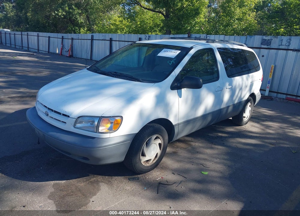 1998 TOYOTA SIENNA LE VIN: 4T3ZF13C0WU040990