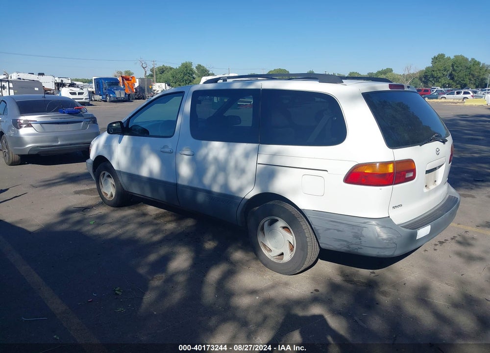 1998 TOYOTA SIENNA LE VIN: 4T3ZF13C0WU040990