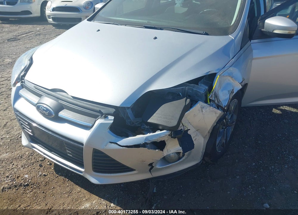 2014 FORD FOCUS SE VIN: 1FADP3F23EL330038