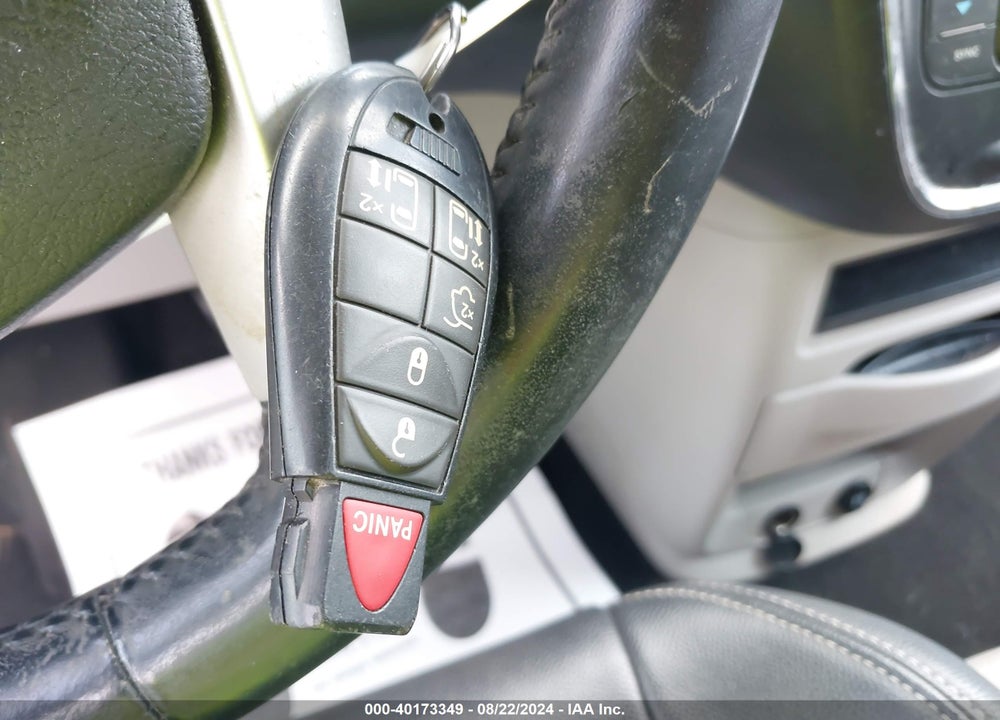 2014 CHRYSLER TOWN & COUNTRY TOURING VIN: 2C4RC1BG5ER255755