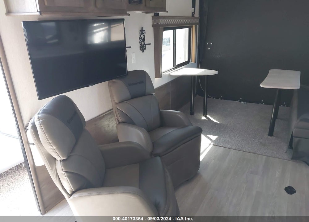 2022 FOREST RIVER OTHER VIN: 4X4TSCT21NC011918
