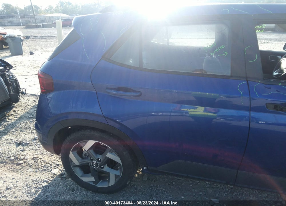 2022 HYUNDAI VENUE SEL VIN: KMHRC8A37NU161513